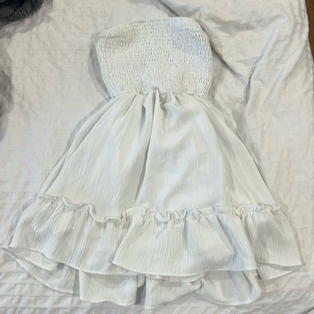 White Beginning Boutique size 6 strapless dress